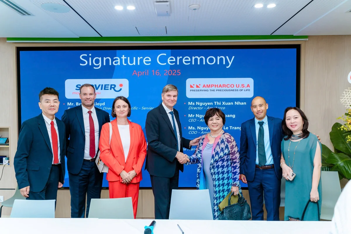 Công ty CPDP Ampharco U.S.A ký hợp đồng chuyển giao công nghệ sản xuất thuốc biệt dược gốc từ công ty Servier-Pháp