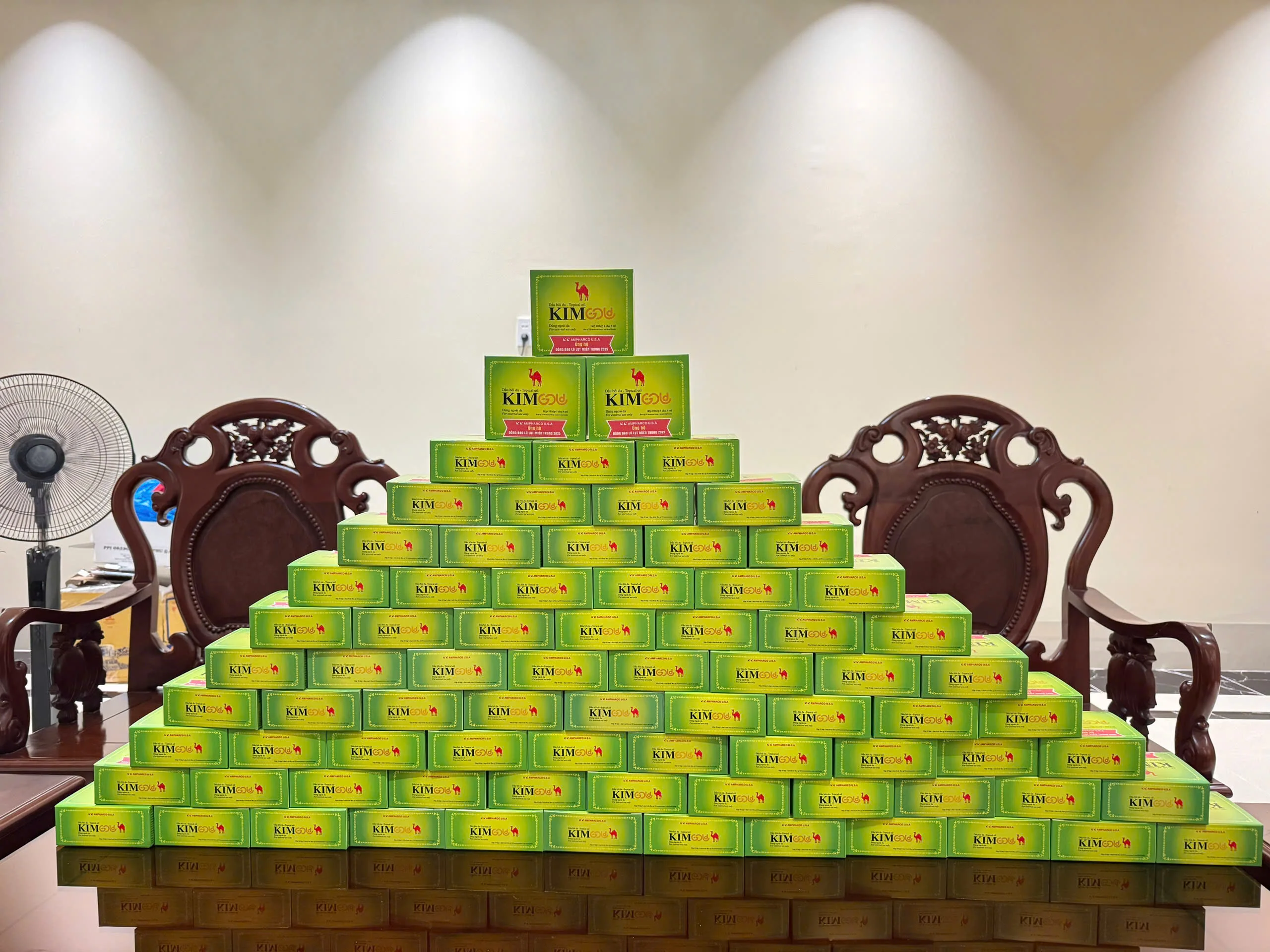 HÀNH TRÌNH TƯƠNG THÂN TƯƠNG ÁI: AMPHARCO U.S.A GỬI QUÀ SỨC KHỎE ĐẾN BÀ CON VÙNG LŨ MIỀN TRUNG - 2025